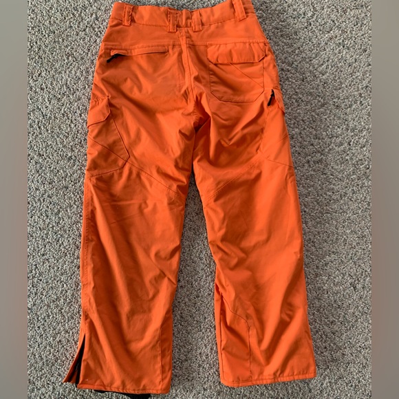 Women’s Snowpants - Picture 2 of 4